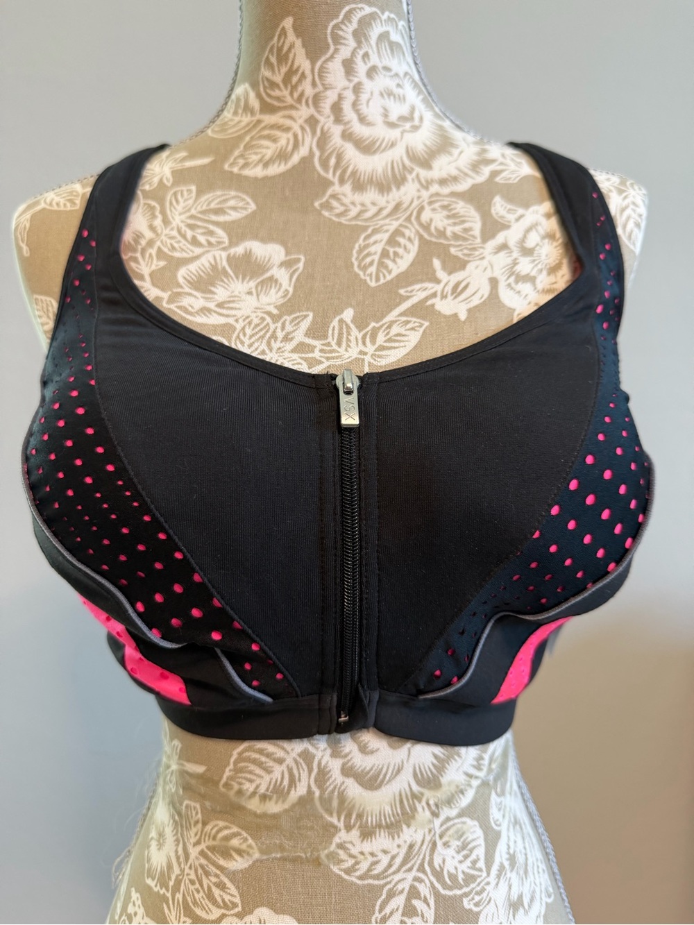 Victoria’s Secret VSX Sport Knockout Front-Close Sport Bra 34DDD NWT